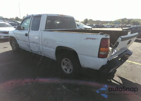 2002 Chevrolet Silverado 1500 z USA, uszkodzony, nr VIN 2GCEC19V621309531